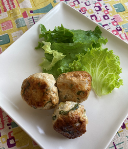 トマトがじゅわっとチキンボール