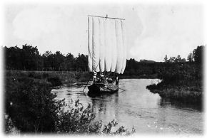 志木河岸へと向かう高瀬舟（大正初期）の画像