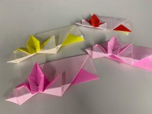 写真：折り紙で作った鶴の箸袋