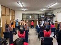 久保町内会の皆さん（軽い運動の様子）