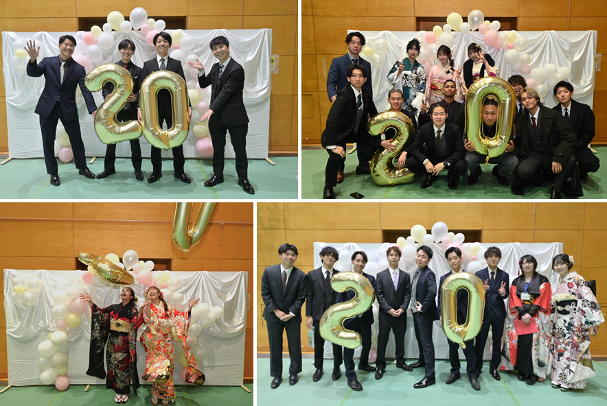 フォトスポットで写真を撮る参加者たち