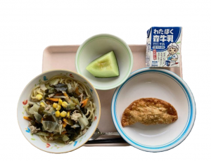 志木三小の給食